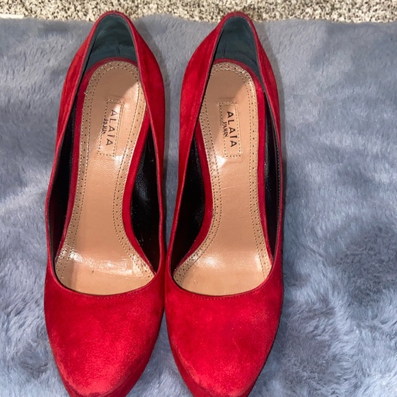 Alaia Shoes - Gorgeous Deep Red Suede Alaia Pumps!! SZ 6